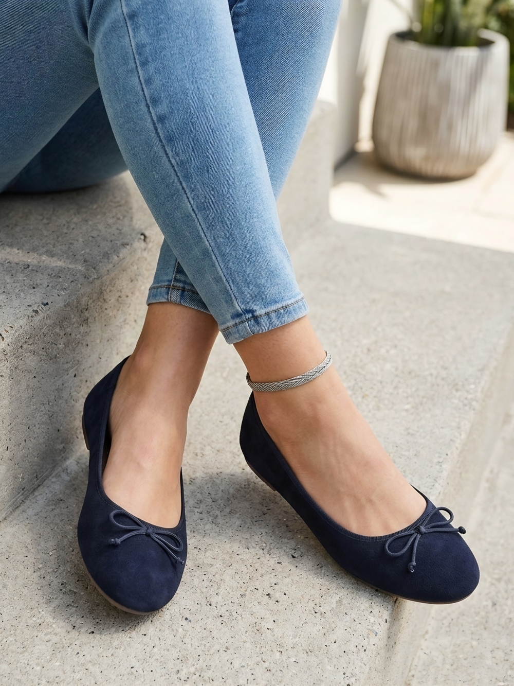 Old Navy navy suede-look ballet flats with a bow, size 10
